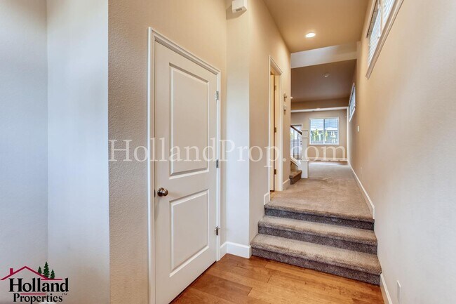 Foto del edificio - Beautiful 3 Bedroom Home In Outstanding Be...