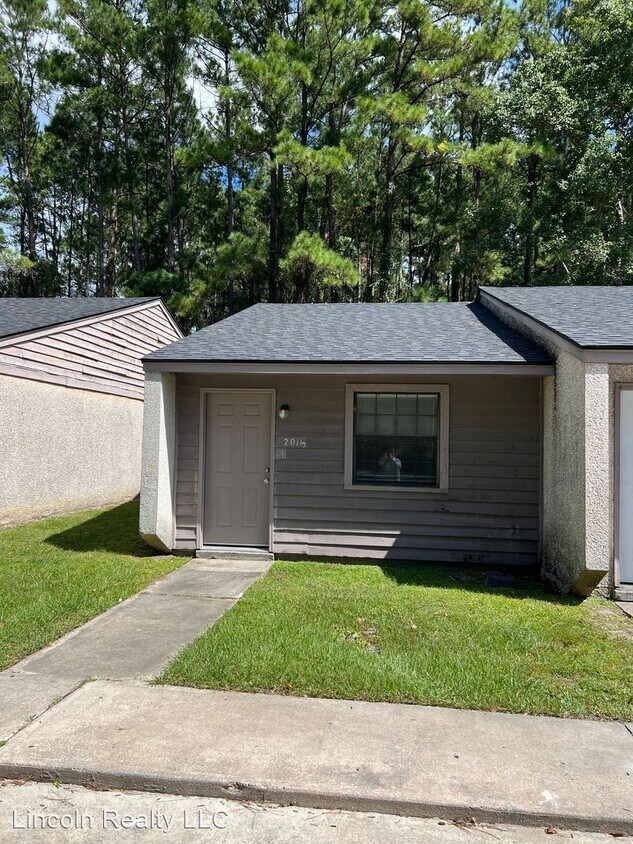 1 br, 1 bath House 2015 Melrose Drive * House Rental in Valdosta
