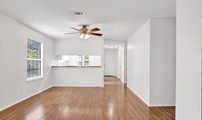 Building Photo - 2813 Langley Ave