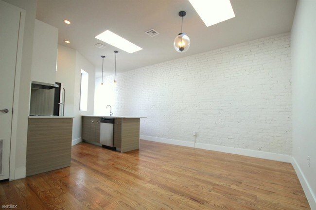 Building Photo - 105 Rogers Ave