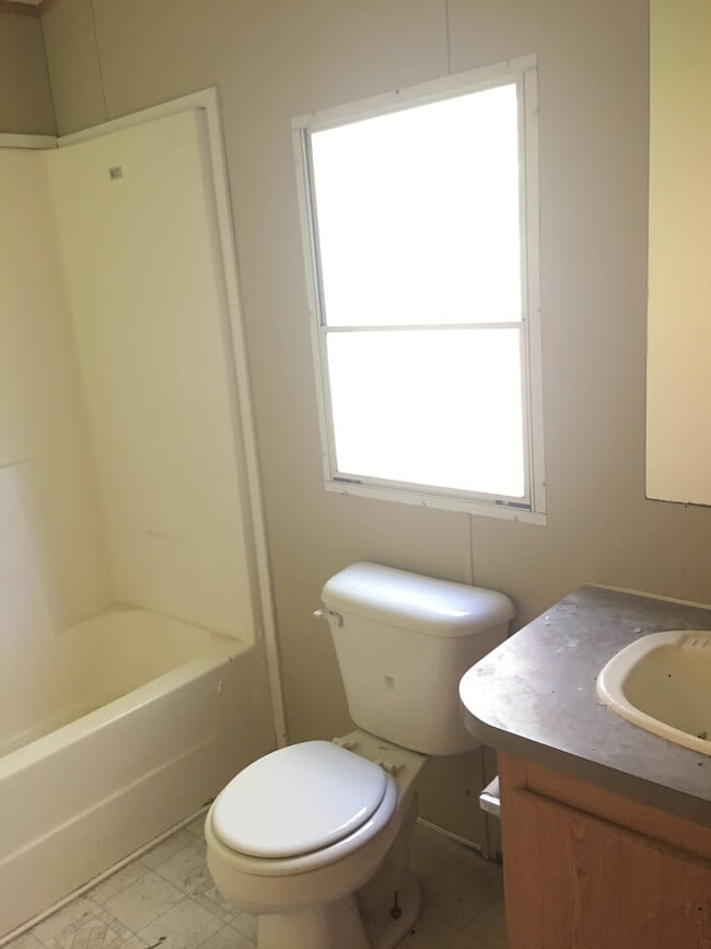 Building Photo - 19 Barnhart Ln