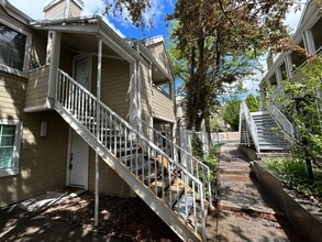Building Photo - 1484 E Foxboro Dr