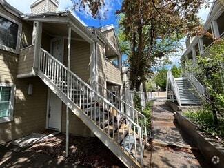 Building Photo - 1484 E Foxboro Dr