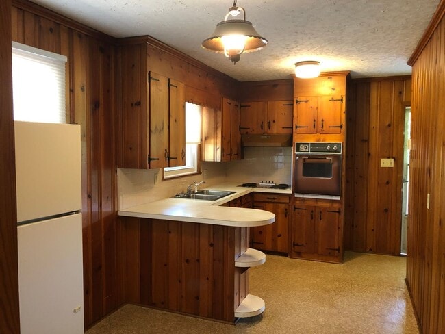 Building Photo - For Rent In Davie Co!