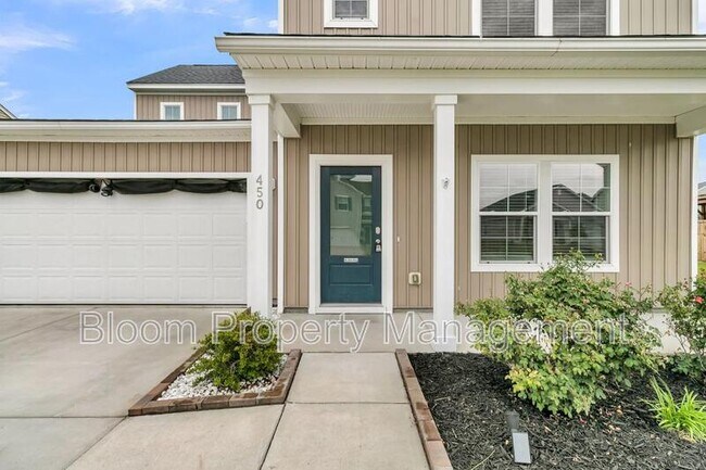 Building Photo - 450 Carrara Dr