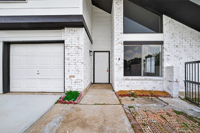 Building Photo - 12623 S Dairy Ashford Rd