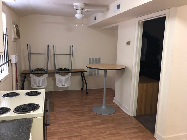 Eat in kitchen area - 1100 Coats St