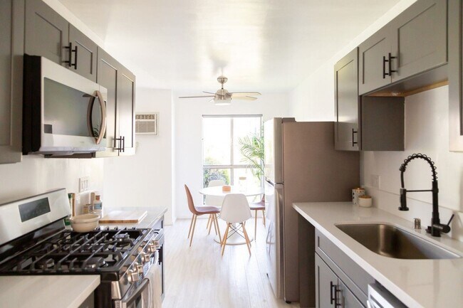 Building Photo - 1 br, 1 bath Apartment - 3761 Jasmine Ave