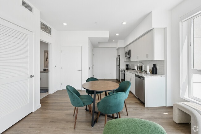 1BR, 1BA - 714SF - Dining Room - Northridge Nexus Apartments