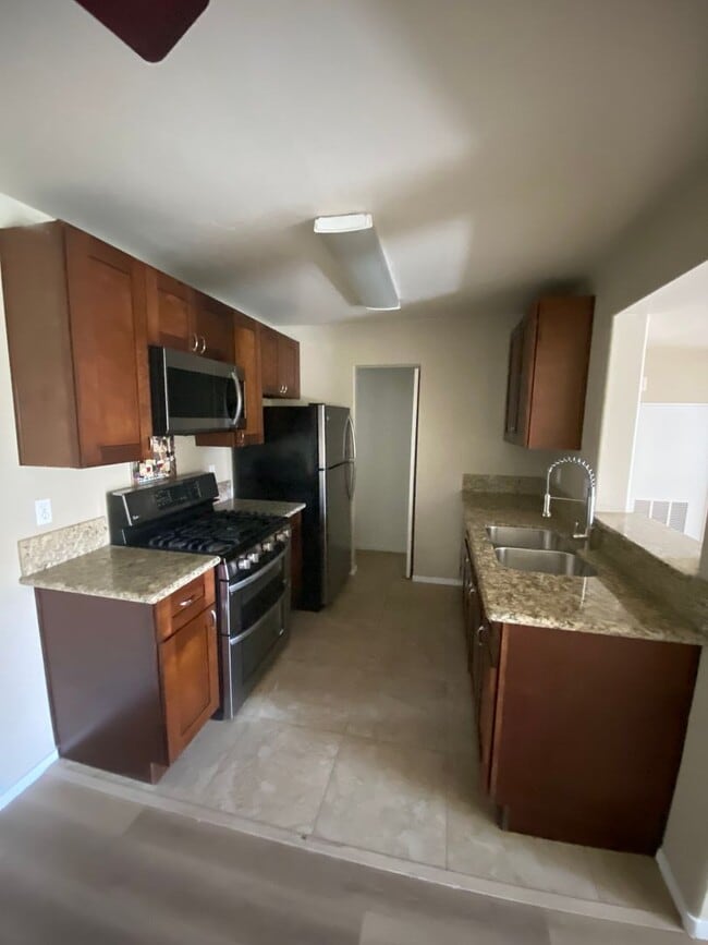 Building Photo - Ramrod Ave #2216