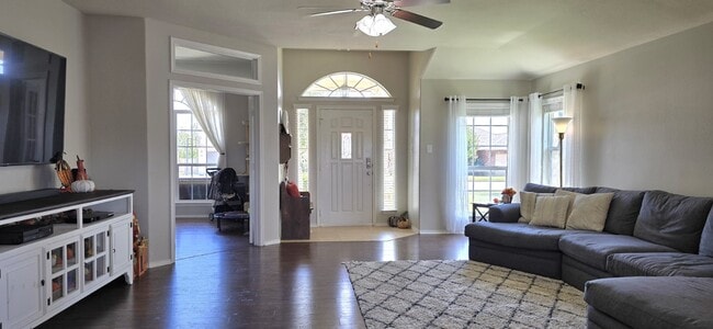 Building Photo - 1112 Sugar Brook Dr