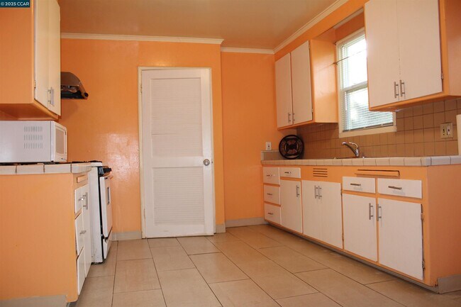 Foto del edificio - 2910 Clinton Ave