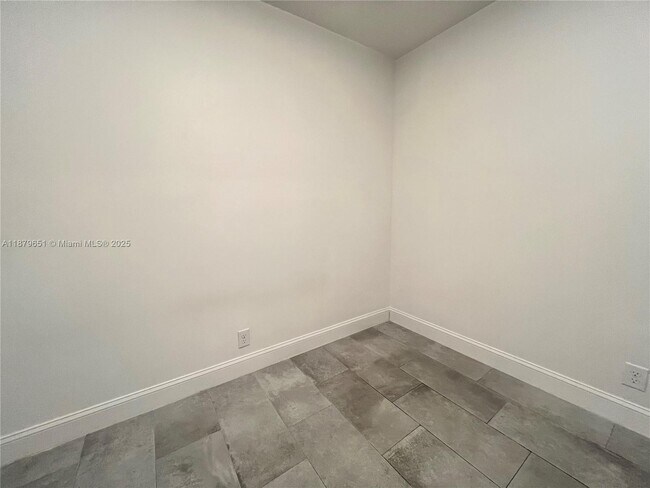 Foto del edificio - 500 NW 35th St
