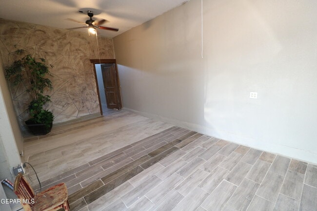 Building Photo - 5723 Alameda Ave