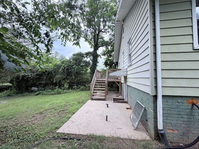 Building Photo - Room to Breathe in West Asheville — 3BR/2BA with a Third-Acre Private Yard
