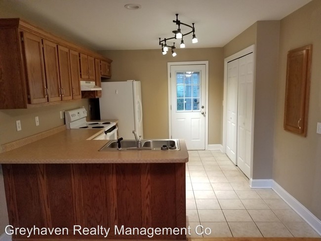 Building Photo - 2 br, 1 bath House - 1714 Strawberry Lane