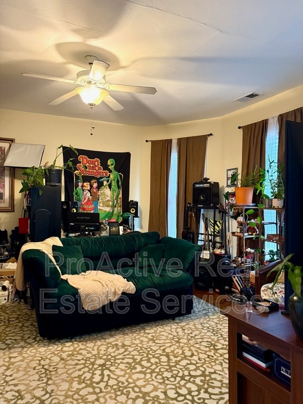 Photo - 3701 Colonial Ave Apartment