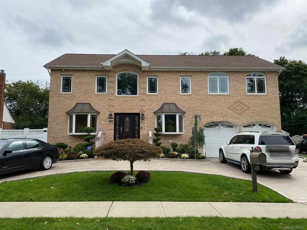 Primary Photo - 42 Parkway Dr
