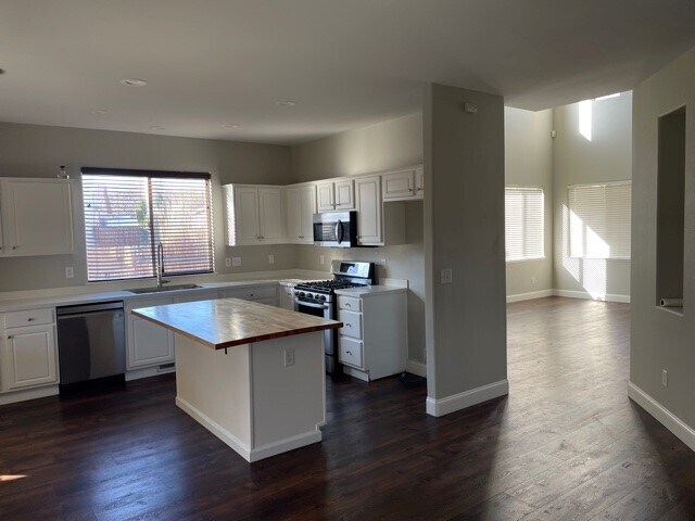 Building Photo - 11590 Desert Bloom Dr