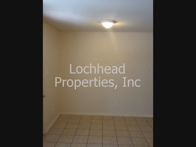 Building Photo - 708 S Hattie St