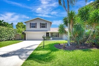 Building Photo - 4610 Pine Tree Dr