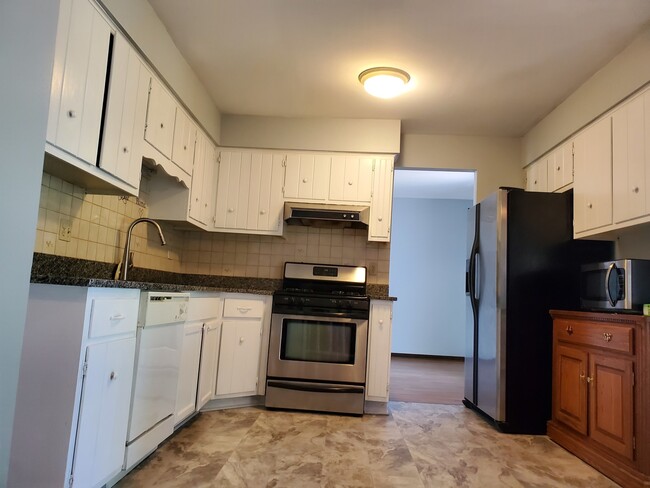 Foto del edificio - 543 Willow Ln