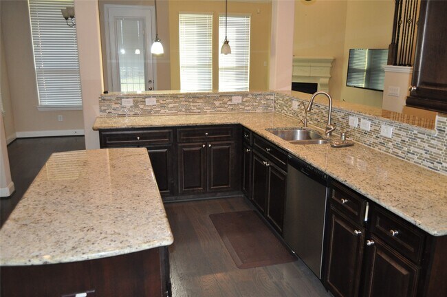 Foto del edificio - 28127 Scenic Shore Ln