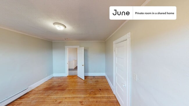 Building Photo - Room in Shared 5 bed/2 bath home