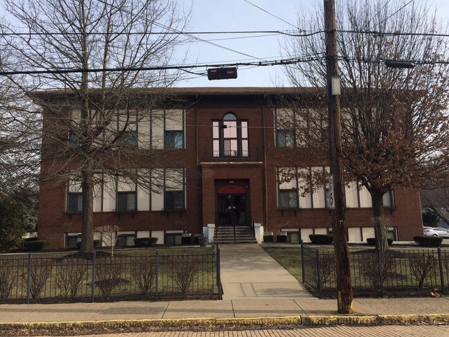 Entrada - Wilson School Apartments