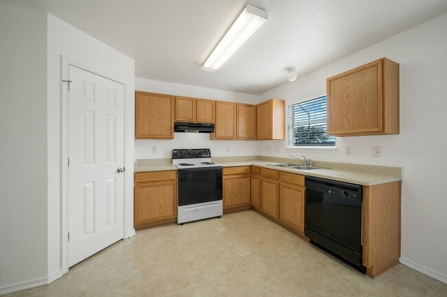 Building Photo - 7 Kenrock Ridge