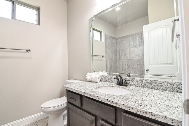 Building Photo - 6014 Sunrise Way