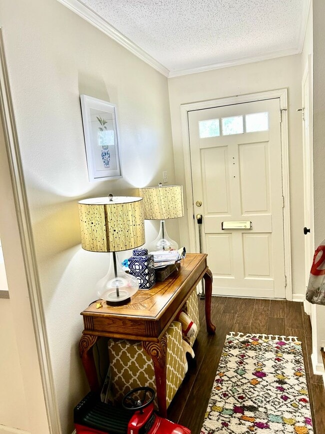 Building Photo - Jefferson Square Condos - Jefferson Hwy/Bluebonnet