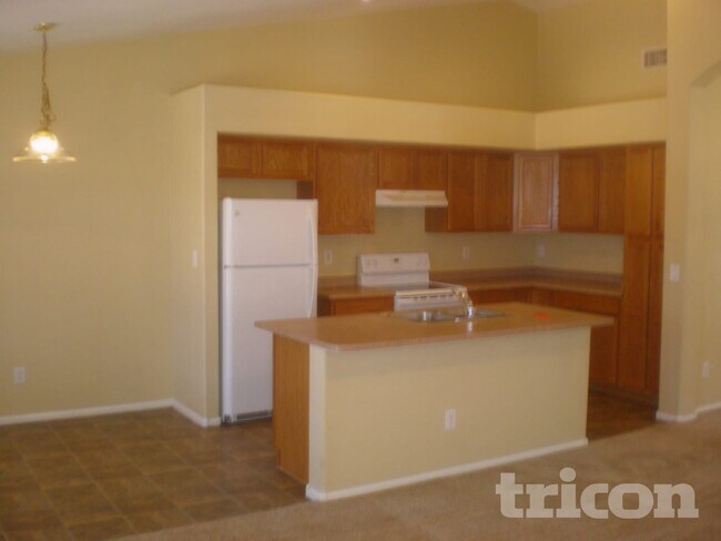 Building Photo - 5334 N Ormondo Way