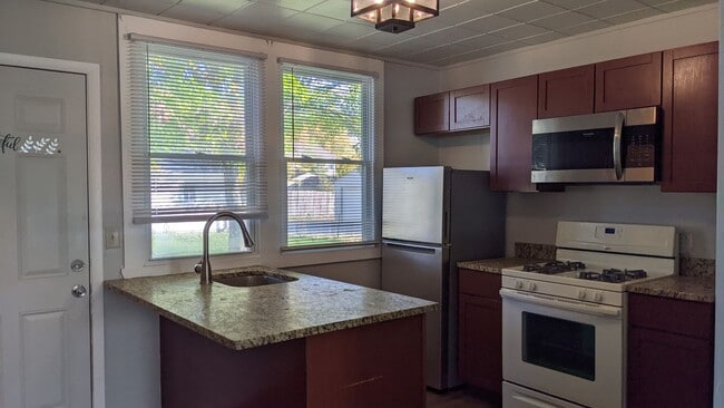 Foto del edificio - 2 Bedroom Available now