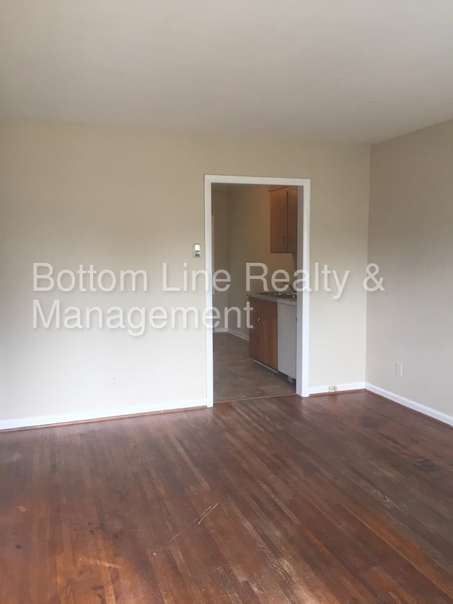 Building Photo - 3101 Girard Ct
