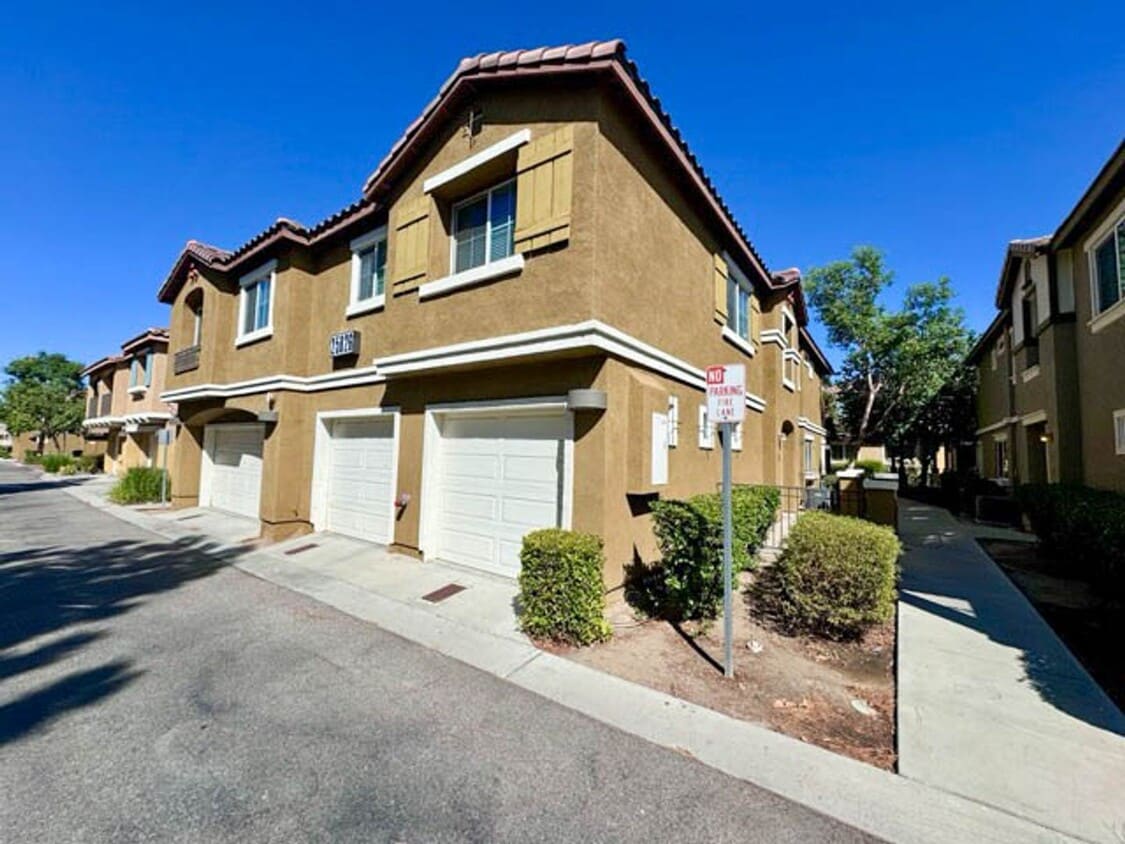 Primary Photo - 2 bedroom Condo available for LEASE in Moreno Valley!