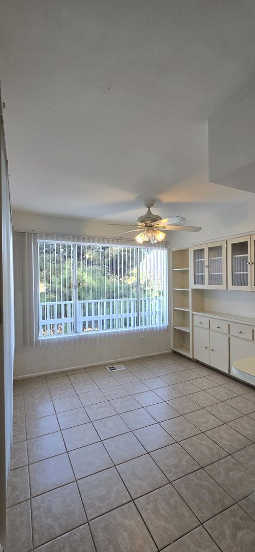 Foto del edificio - 2 Bed, 1 Bath Cozy Home in Vista!