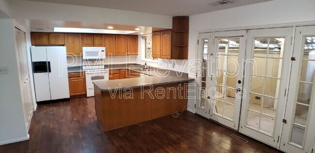 Foto del edificio - 9025 Mansfield Ave
