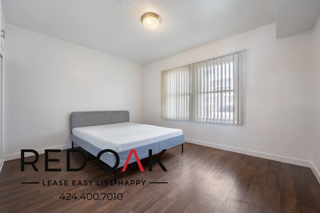 Foto del edificio - ~8 WEEKS FREE~ Gorgeous One Bedroom with S...