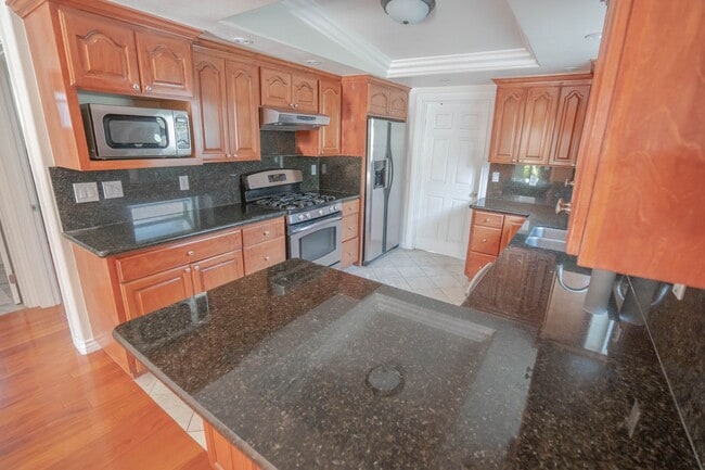 Building Photo - COMING SOON! Double Primary Bedroom Home in Los Feliz.