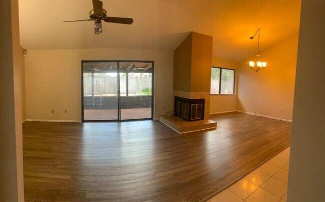 Foto del edificio - 1671 Grange Cir