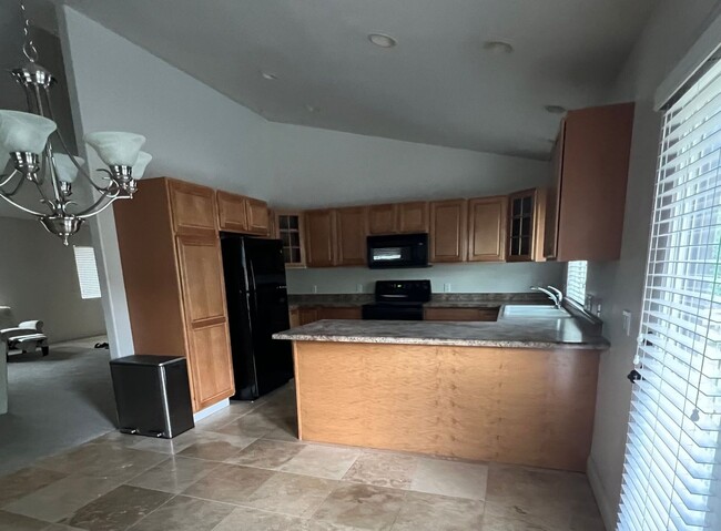 Building Photo - Three Bedroom Two Bath In Park East Subdivision
