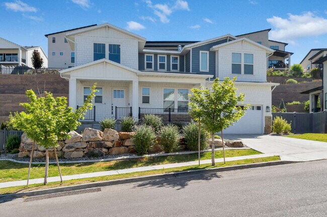 Foto del edificio - Traverse Mountain | SPACIOUS LIVING | 6 BED 4 BATH SINGLE FAMLY HOME