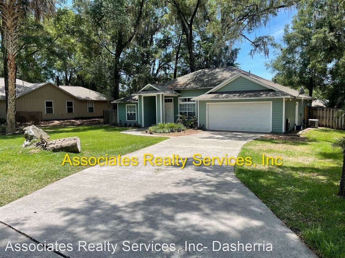 4 br, 2 bath House 8319 SW 61st Place House Rental in Gainesville