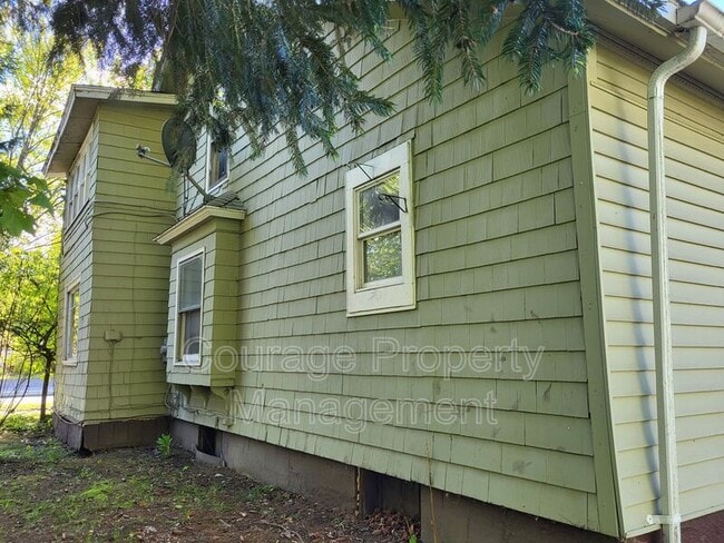 Building Photo - 108 Hoffman St
