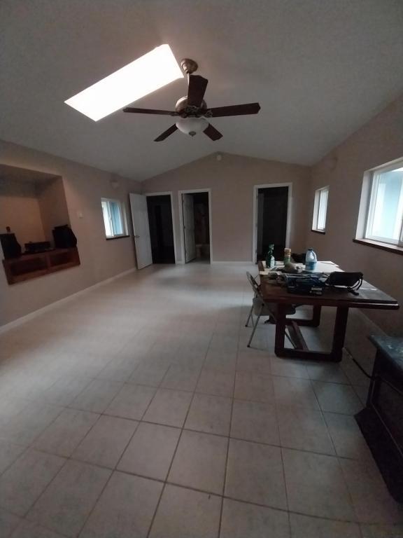 Foto del edificio - 650 Caves Hwy