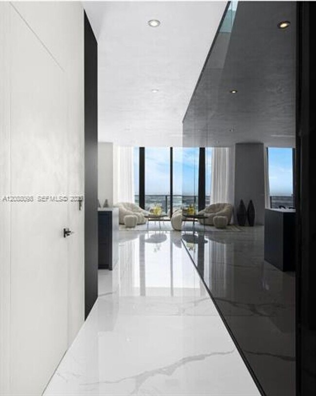 Foto del edificio - 650 NE 32nd St
