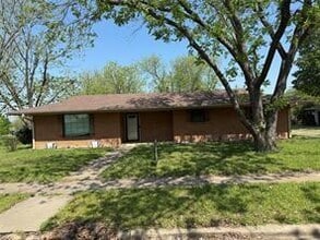 Building Photo - 1412 Hillcrest