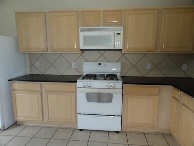 Building Photo - 3606 Avalon Castle Dr