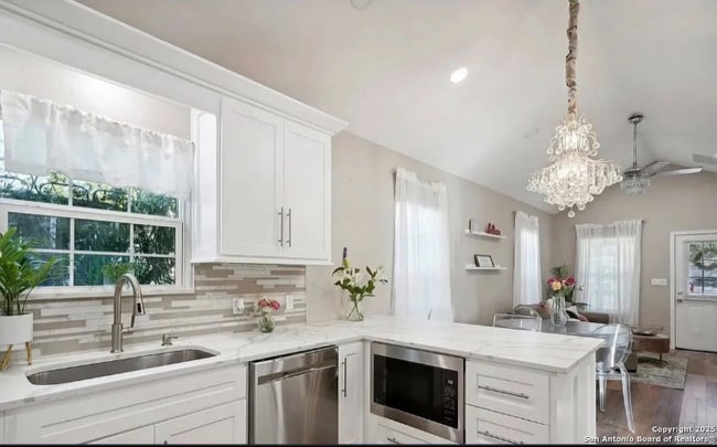 Photo - 1006 Center St Apartment